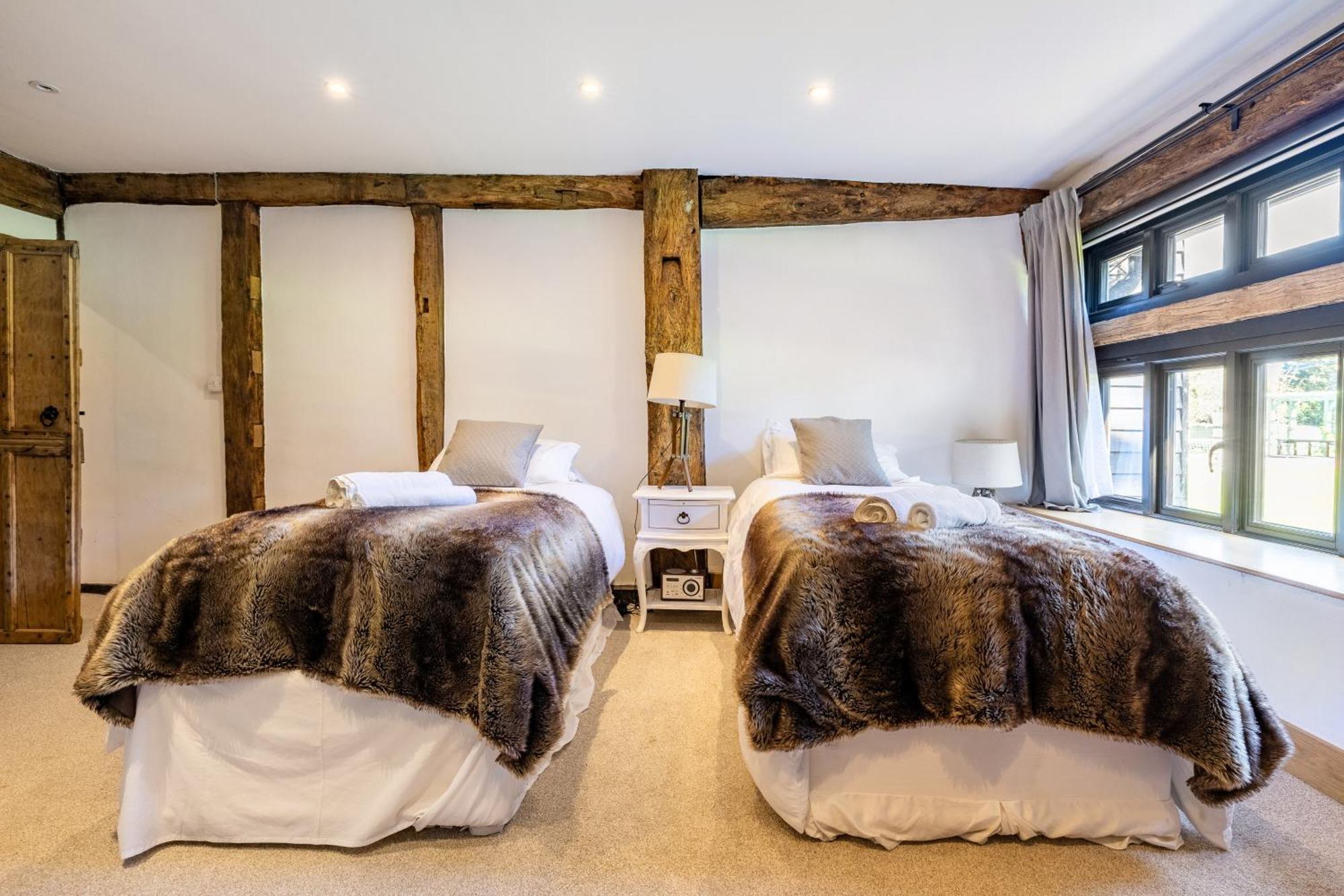 Period Luxury Converted Barn Windsor/Maidenhead - Perfect For Family Groups Taplow Extérieur photo